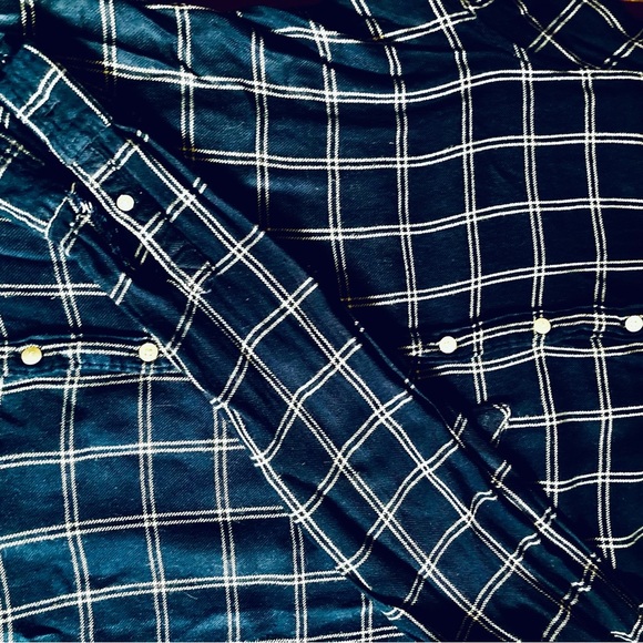 Aeropostale Flannel Women’s Navy Blue Checkered  Shirt M Good Condition - Picture 4 of 4